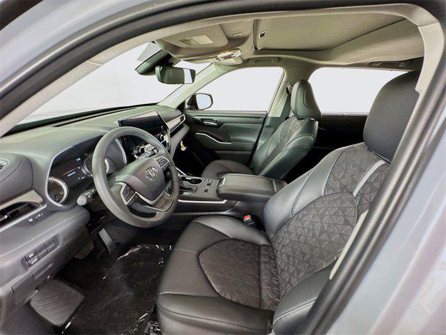 used 2025 Toyota Highlander Hybrid car, priced at $54,995