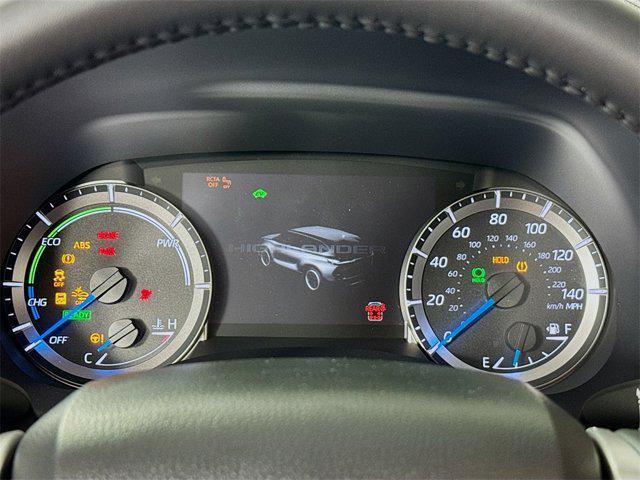 used 2025 Toyota Highlander Hybrid car, priced at $54,995