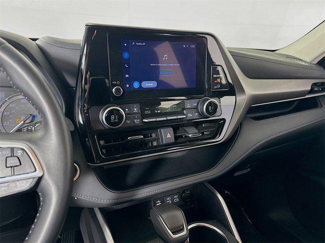 used 2024 Toyota Highlander car, priced at $41,995