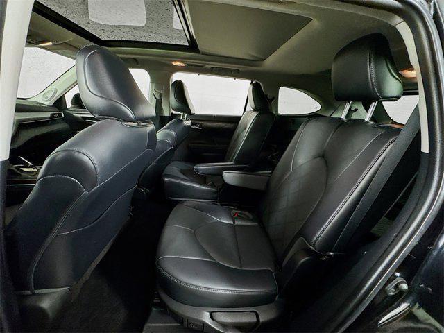 used 2022 Toyota Highlander car, priced at $44,995