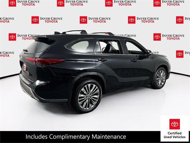 used 2022 Toyota Highlander car, priced at $44,995