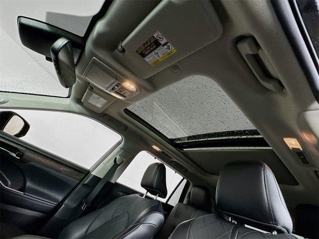 used 2022 Toyota Highlander car, priced at $44,995