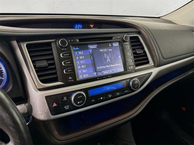 used 2019 Toyota Highlander Hybrid car, priced at $25,995