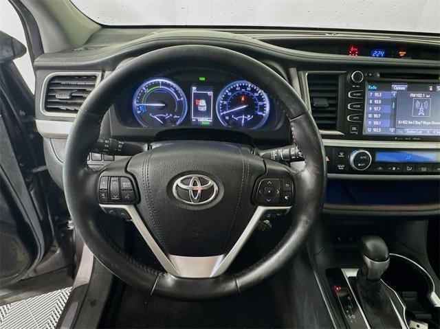 used 2019 Toyota Highlander Hybrid car, priced at $25,995