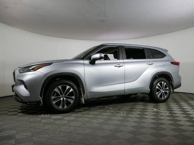 used 2022 Toyota Highlander Hybrid car, priced at $32,995