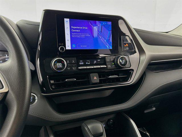 used 2023 Toyota Highlander car, priced at $34,795