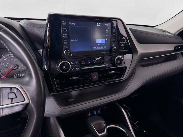 used 2022 Toyota Highlander car, priced at $36,995