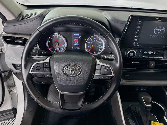 used 2022 Toyota Highlander car, priced at $36,995