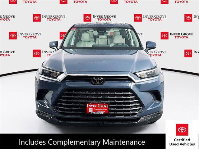 used 2025 Toyota Highlander Hybrid car, priced at $54,995