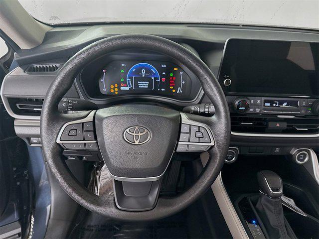 used 2025 Toyota Highlander Hybrid car, priced at $54,995