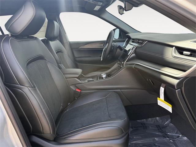new 2025 Jeep Grand Cherokee L car, priced at $40,165