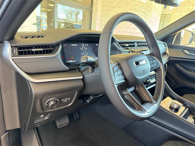 new 2025 Jeep Grand Cherokee L car, priced at $46,175