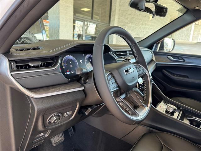 new 2025 Jeep Grand Cherokee car, priced at $44,925