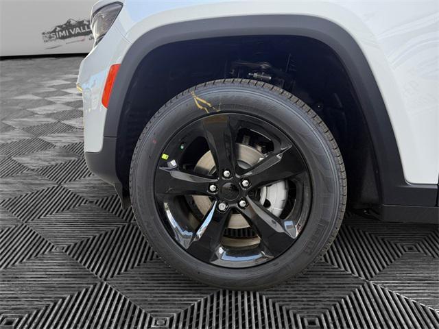 new 2025 Jeep Grand Cherokee car, priced at $45,255