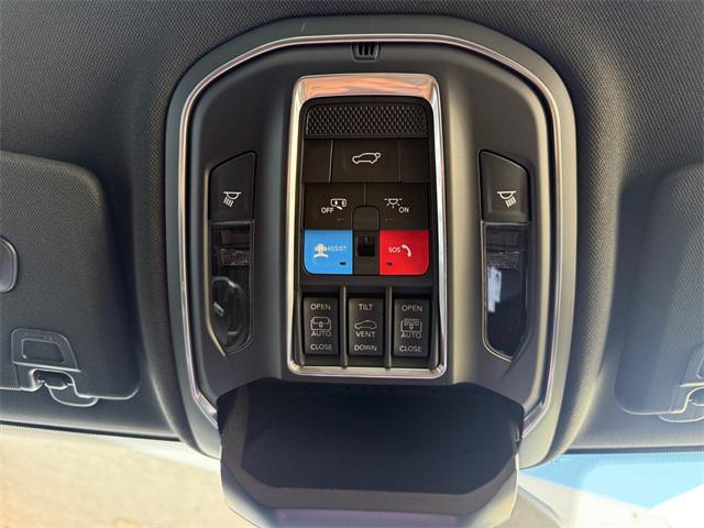 new 2025 Jeep Grand Cherokee car, priced at $45,255
