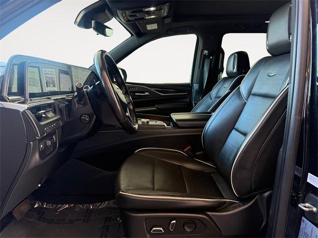 used 2022 Cadillac Escalade ESV car, priced at $65,895