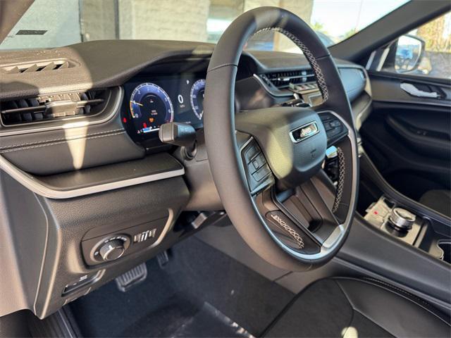 new 2025 Jeep Grand Cherokee car, priced at $42,580