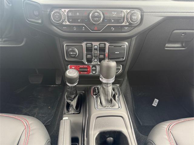 new 2025 Jeep Wrangler car, priced at $60,996