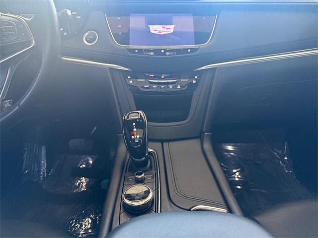 used 2021 Cadillac XT5 car, priced at $25,895