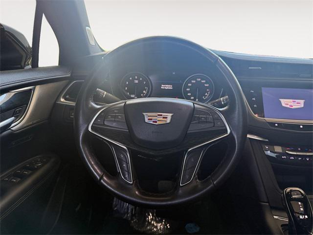 used 2021 Cadillac XT5 car, priced at $25,895
