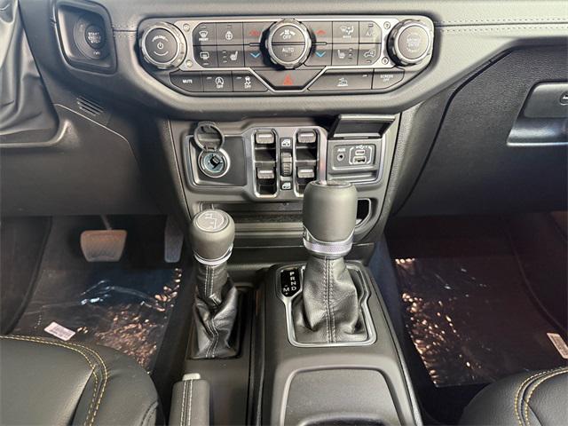 new 2025 Jeep Gladiator car, priced at $42,760
