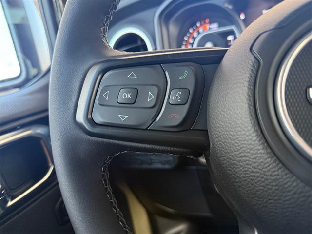 new 2025 Jeep Gladiator car, priced at $42,760