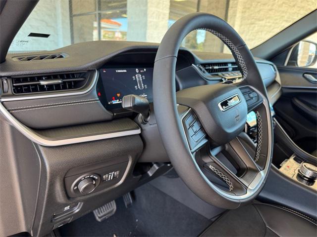 new 2025 Jeep Grand Cherokee car, priced at $42,675