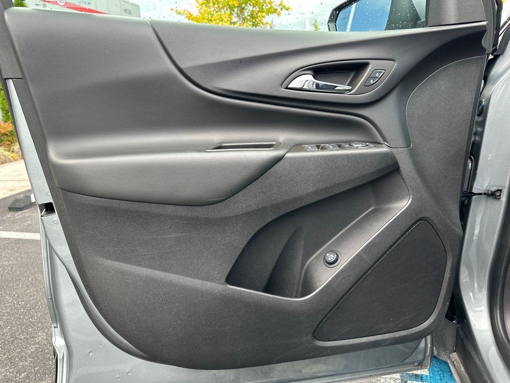 used 2024 Chevrolet Equinox car, priced at $22,378