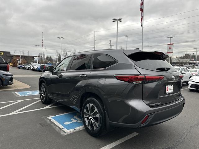 used 2023 Toyota Highlander car, priced at $39,384