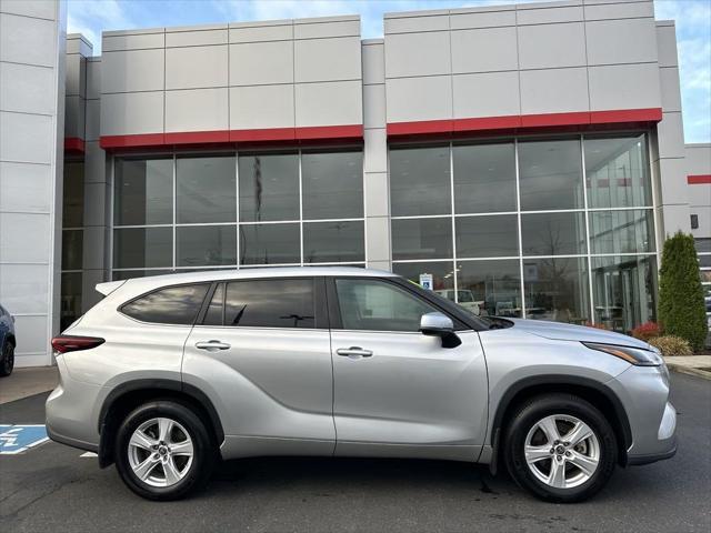 used 2024 Toyota Highlander car, priced at $39,353