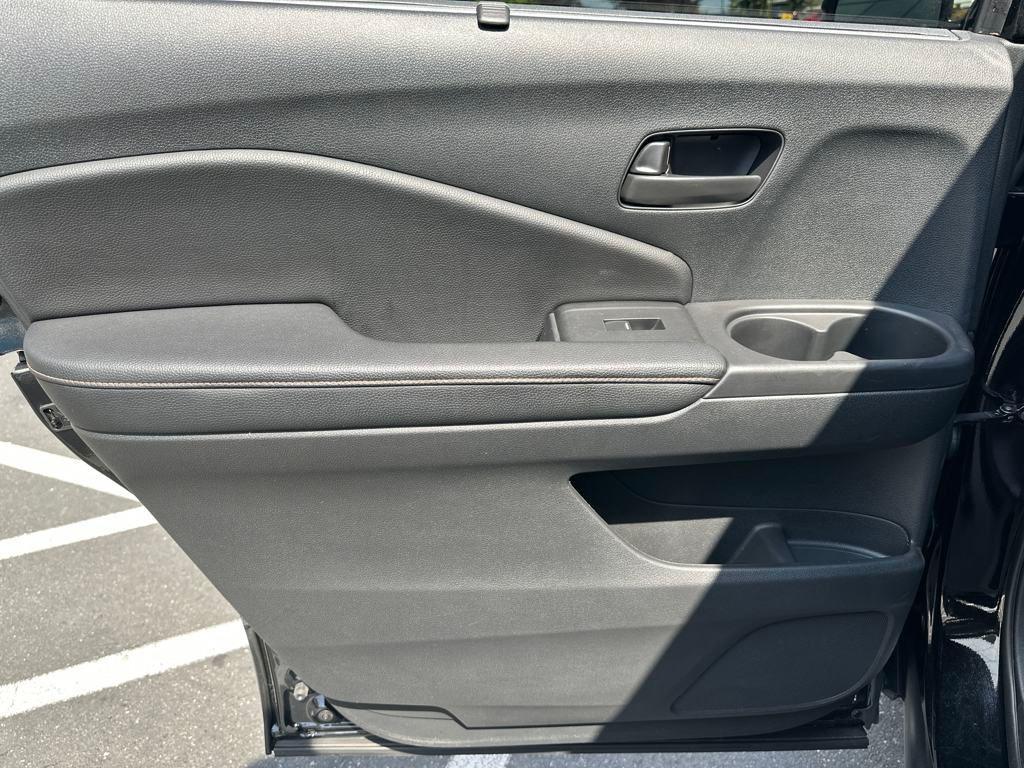 used 2022 Honda Pilot car, priced at $34,532