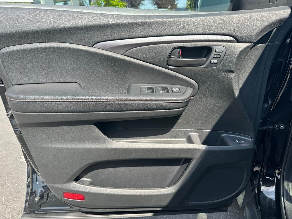 used 2022 Honda Pilot car, priced at $34,532
