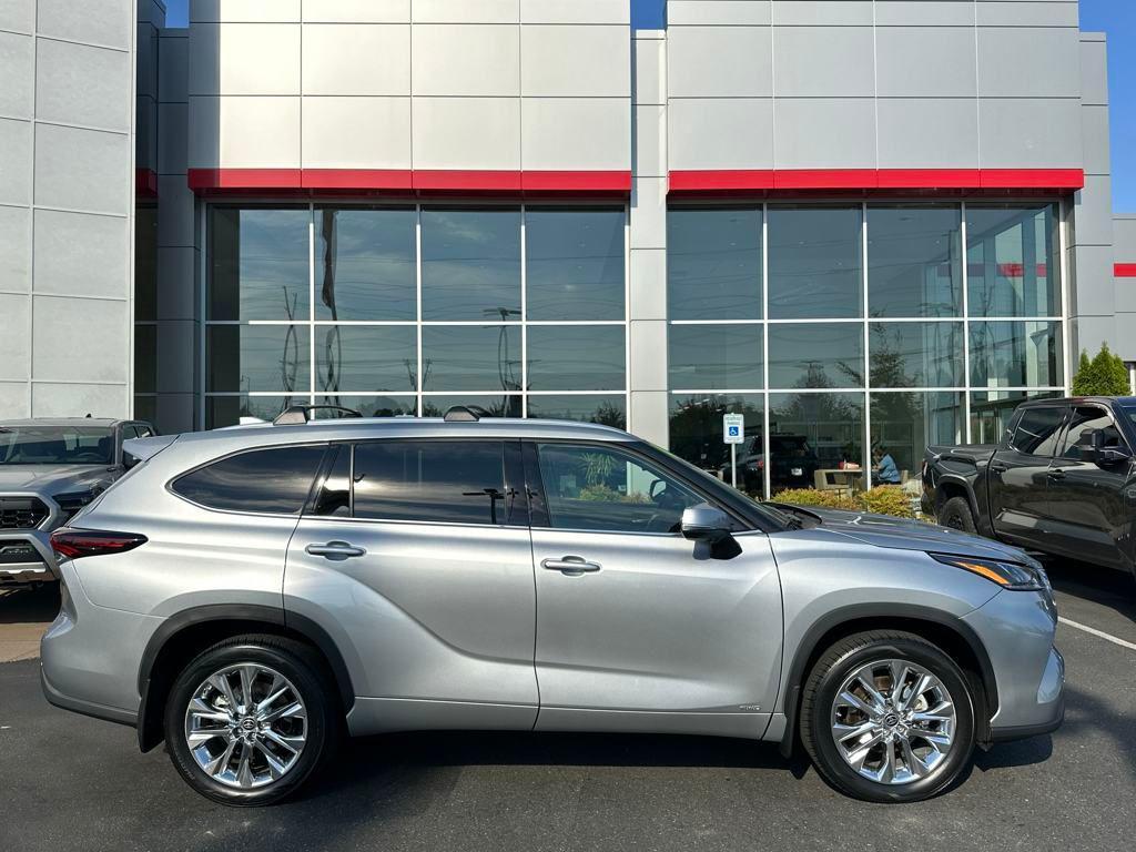 used 2024 Toyota Highlander Hybrid car, priced at $51,783