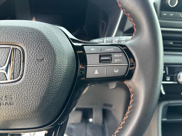 used 2025 Honda Pilot car, priced at $41,827