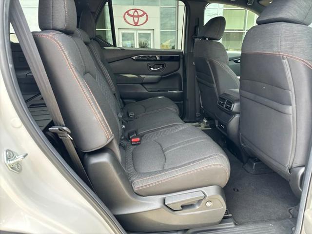used 2025 Honda Pilot car, priced at $41,827