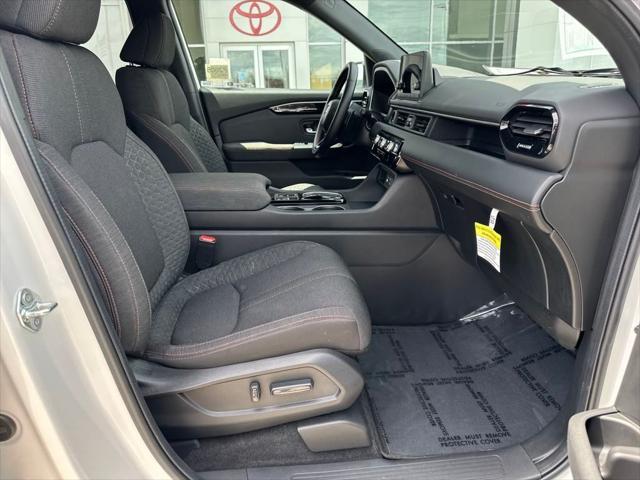 used 2025 Honda Pilot car, priced at $41,827