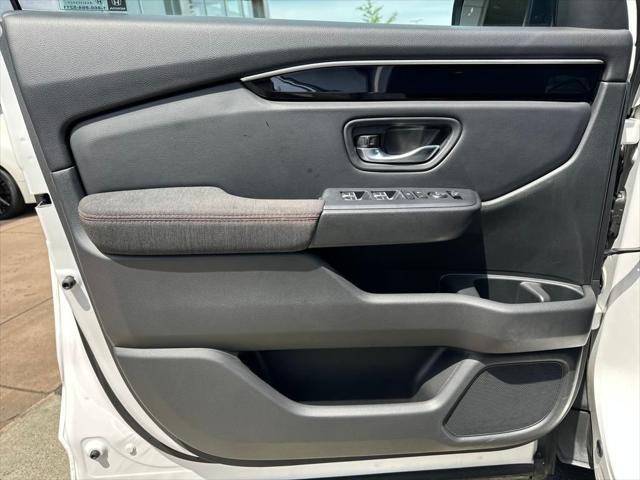 used 2025 Honda Pilot car, priced at $41,827