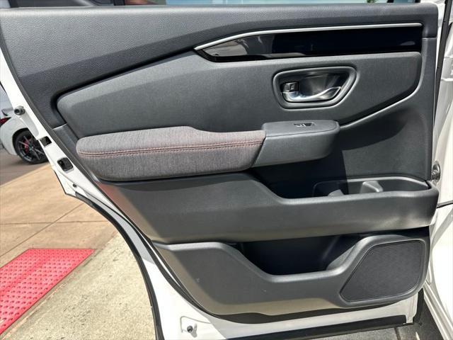used 2025 Honda Pilot car, priced at $41,827