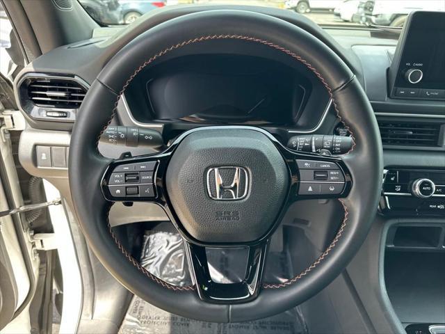used 2025 Honda Pilot car, priced at $41,827