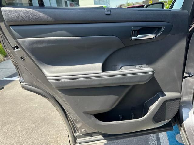 used 2022 Toyota Highlander car, priced at $39,834