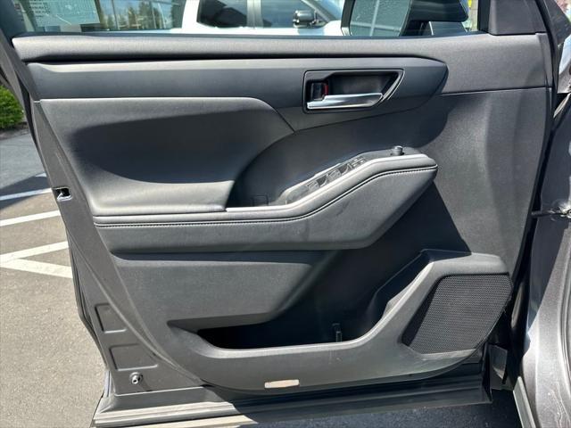 used 2022 Toyota Highlander car, priced at $39,834