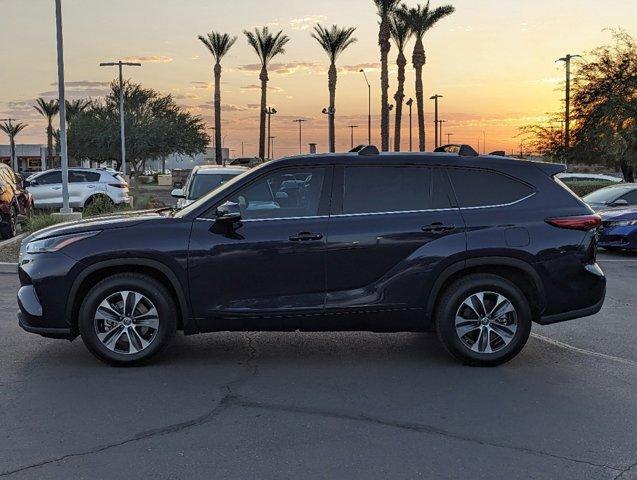 used 2021 Toyota Highlander car, priced at $34,500