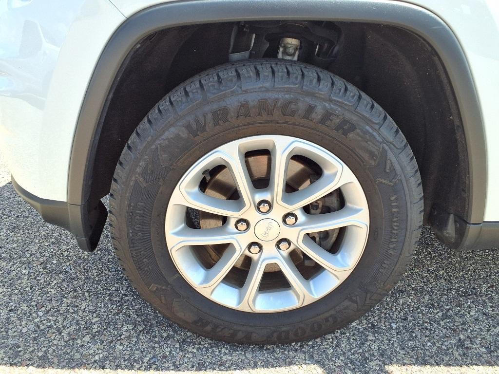 used 2021 Jeep Grand Cherokee car, priced at $22,964