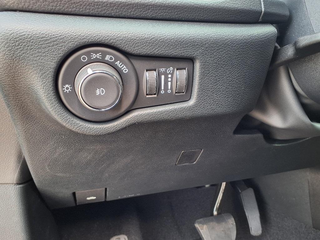 new 2025 Chrysler Pacifica car, priced at $44,677