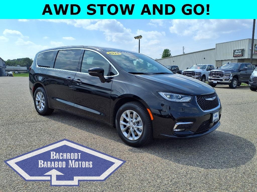 new 2025 Chrysler Pacifica car, priced at $44,677