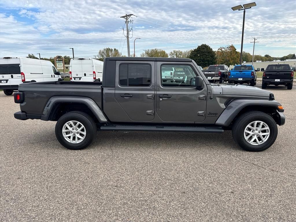 used 2023 Jeep Gladiator car, priced at $29,186