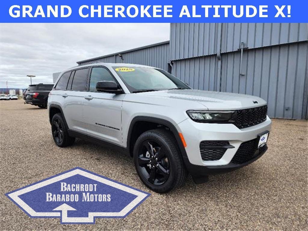 new 2025 Jeep Grand Cherokee car, priced at $45,920