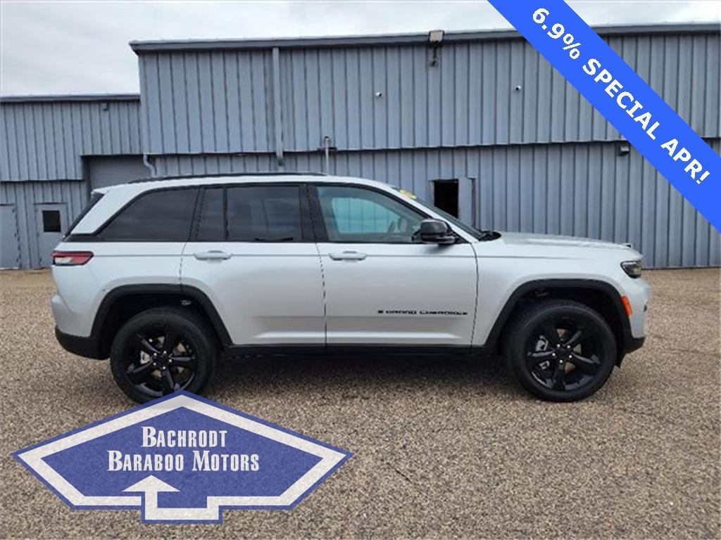 new 2025 Jeep Grand Cherokee car, priced at $45,920