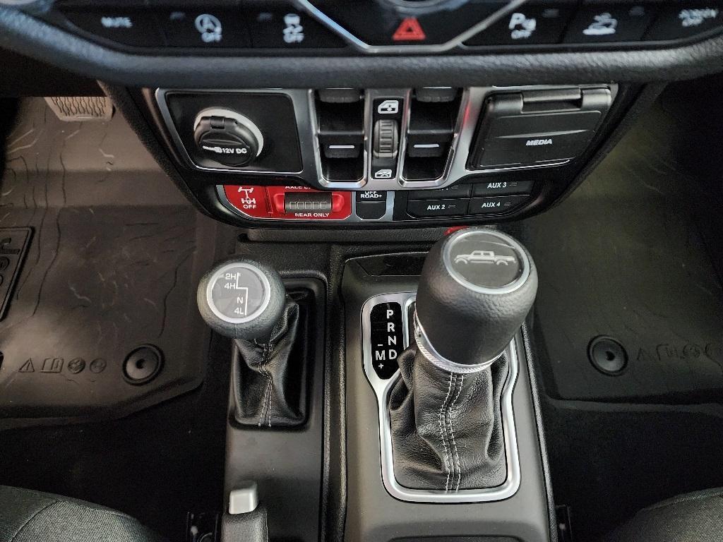 new 2025 Jeep Gladiator car, priced at $52,403