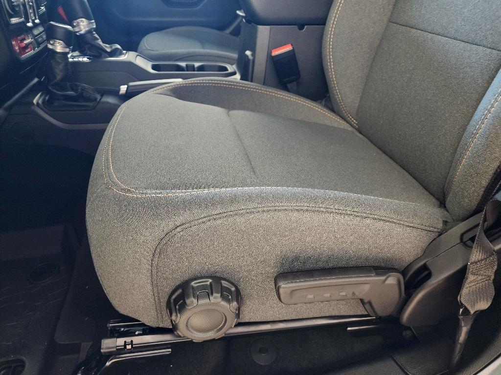 new 2025 Jeep Gladiator car, priced at $52,403